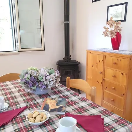 Iris Vacanze Holiday home *