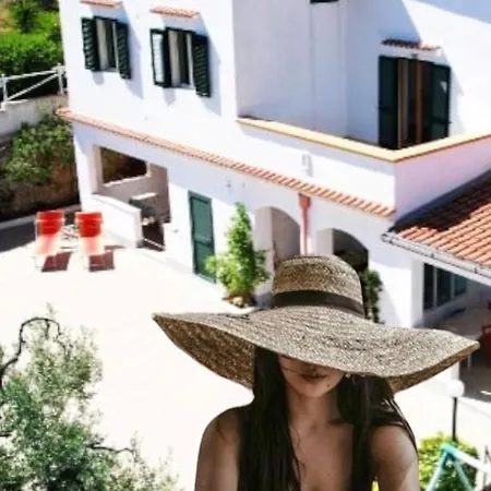 Iris Vacanze Holiday home *